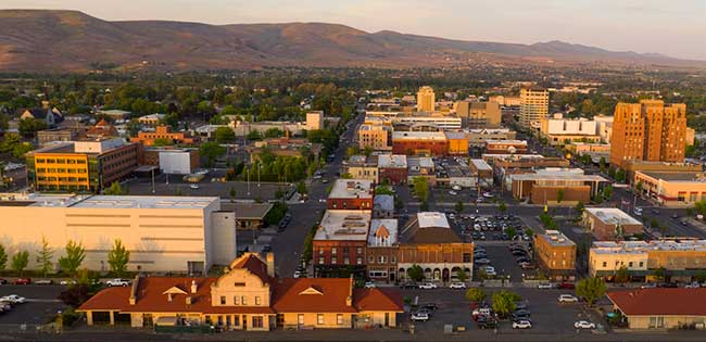 Local breweries and restaurants in Downtown Yakima